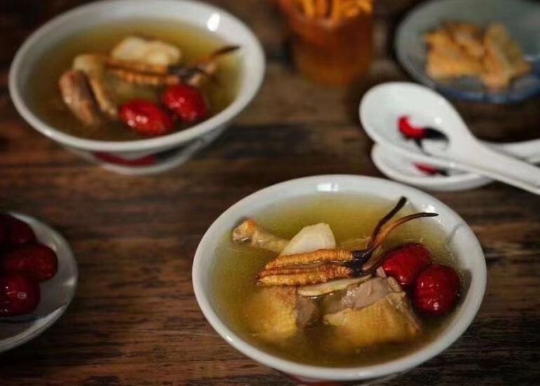 <a href=http://www.baduowang.com/chifa/ target=_blank class=infotextkey>冬蟲夏草的吃法</a>