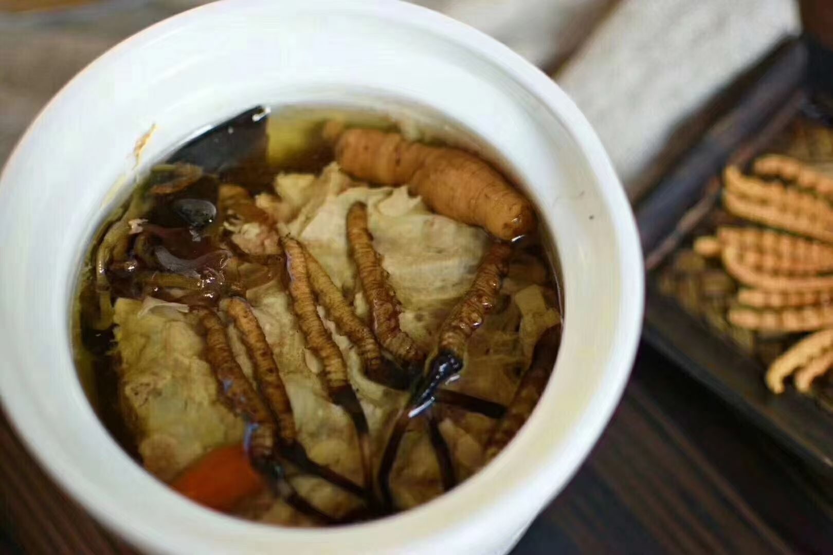 冬蟲夏草怎么食用？