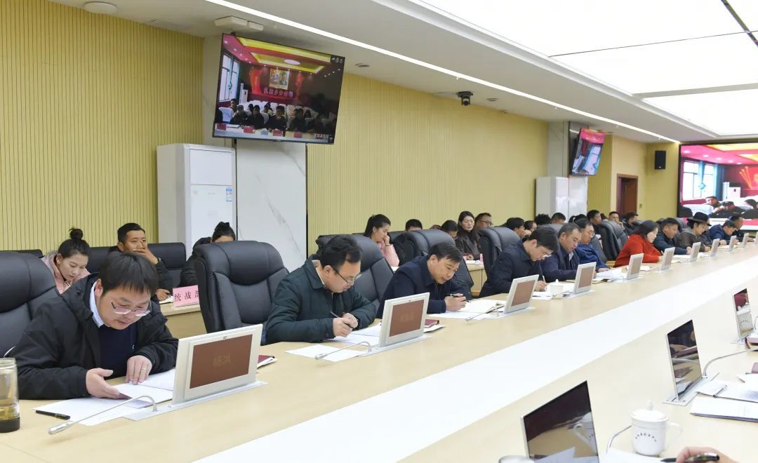 李成統(tǒng)主持召開比如縣2025年蟲草采集管理服務(wù)動(dòng)員部署會