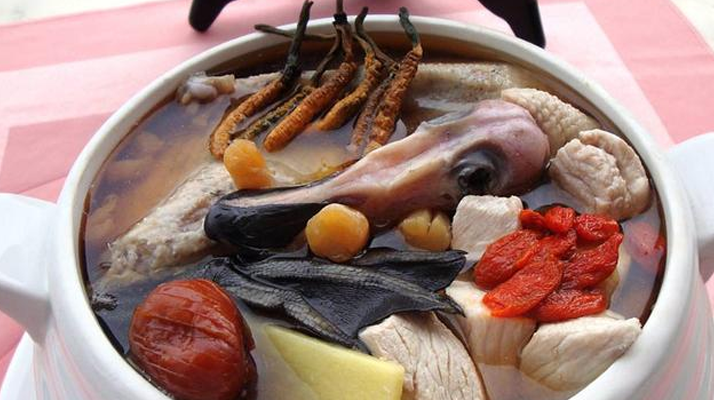 冬蟲夏草配什么煲湯好？營養(yǎng)美味的搭配指南