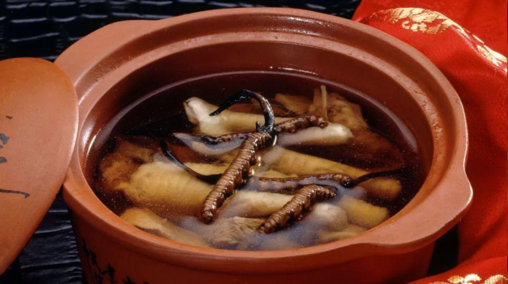 糖尿病可服用冬蟲夏草嗎？科學(xué)解析其調(diào)理價(jià)值與注意事項(xiàng)