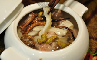 冬蟲(chóng)夏草煎服：根數(shù)不是固定值，3 大維度定用量