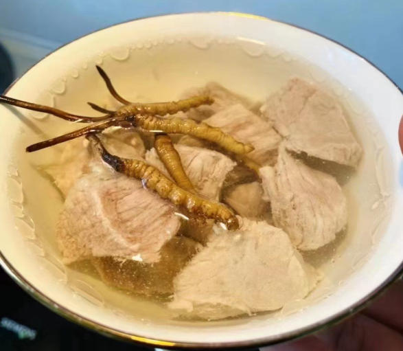 冬蟲(chóng)夏草西洋參燉品做法：滋補(bǔ)兼顧，溫和不燥