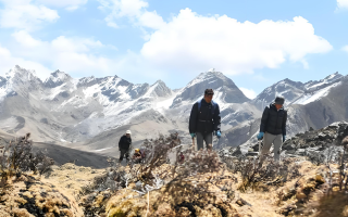  如何在保護(hù)生態(tài)環(huán)境的前提下合理利用冬蟲夏草資源？